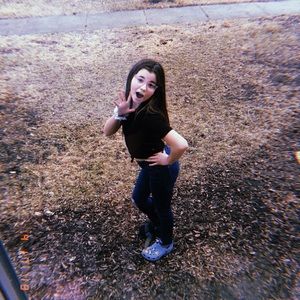 Meet your Posher, Ella